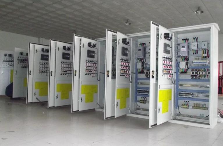 PLC 控制柜里都有什么東西？